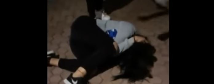 Adolescentes golpearon brutalmente a otra joven y el video se viralizó en las redes | Redes