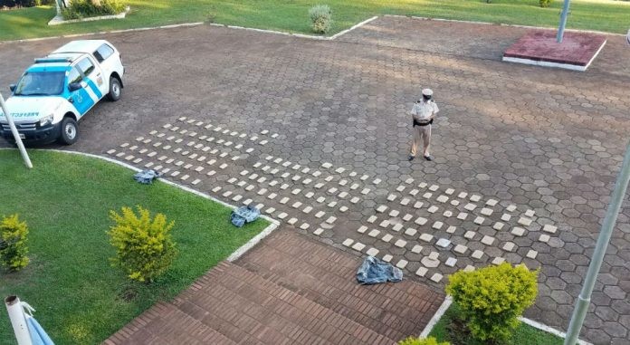 Prefectura secuestró 127 kilos de marihuana de un bote en Puerto Iguazú | Actualidad