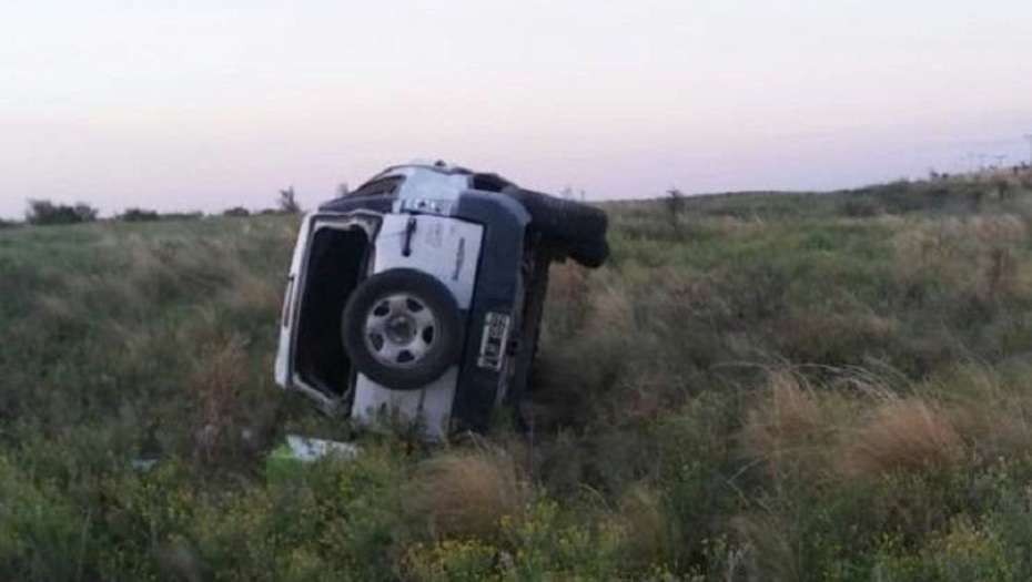 Volcó con el auto y caminó 3 kilómetros con su hijo en brazos para intentar salvarlo | Actualidad