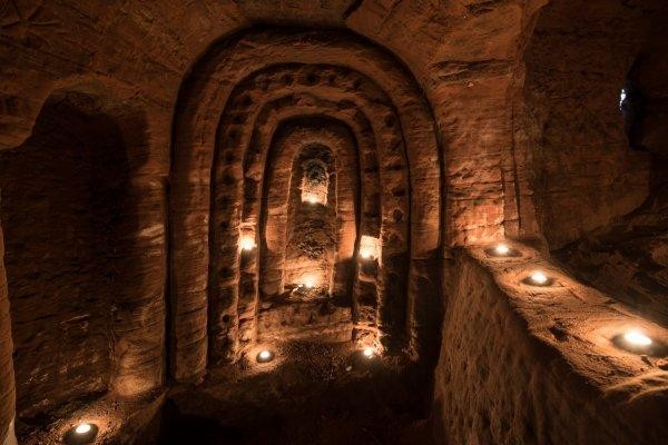 La historia de la enigmática cueva templaria hallada en Inglaterra | Curiosidades