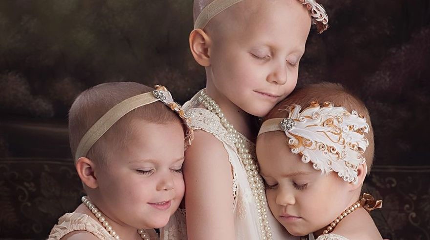 Tres niñas que superaron el cáncer recrean una foto que fue viral en 2014 | Redes