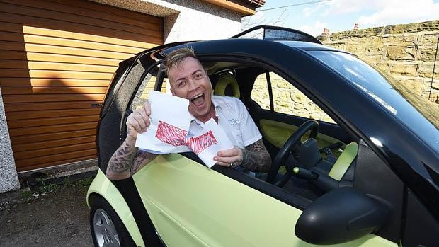 Consiguió su carnet de conducir tras rendir el examen 33 veces | Curiosidades