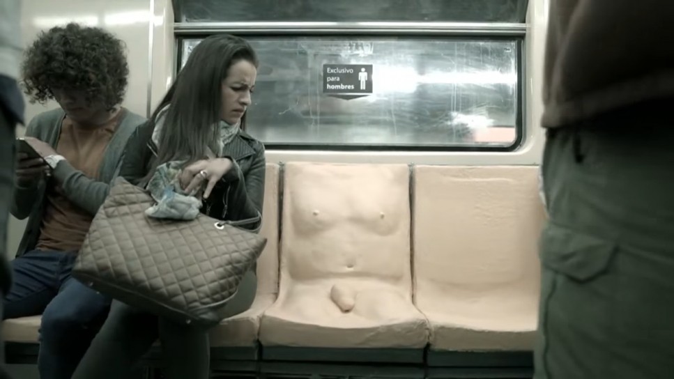 Colocaron un pene en un asiento de subte para concientizar sobre el acoso callejero | Internacionales