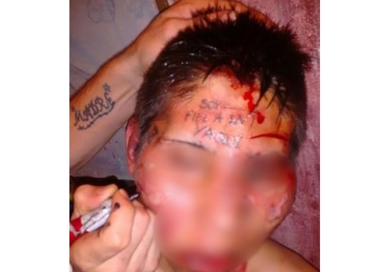 Horror en Mendoza: le tatuaron la frente a un preso | Actualidad