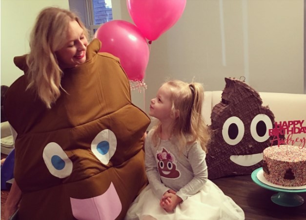 La nena quería un cumpleaños con temática de "caca" y los padres le cumplieron el pedido | Curiosidades