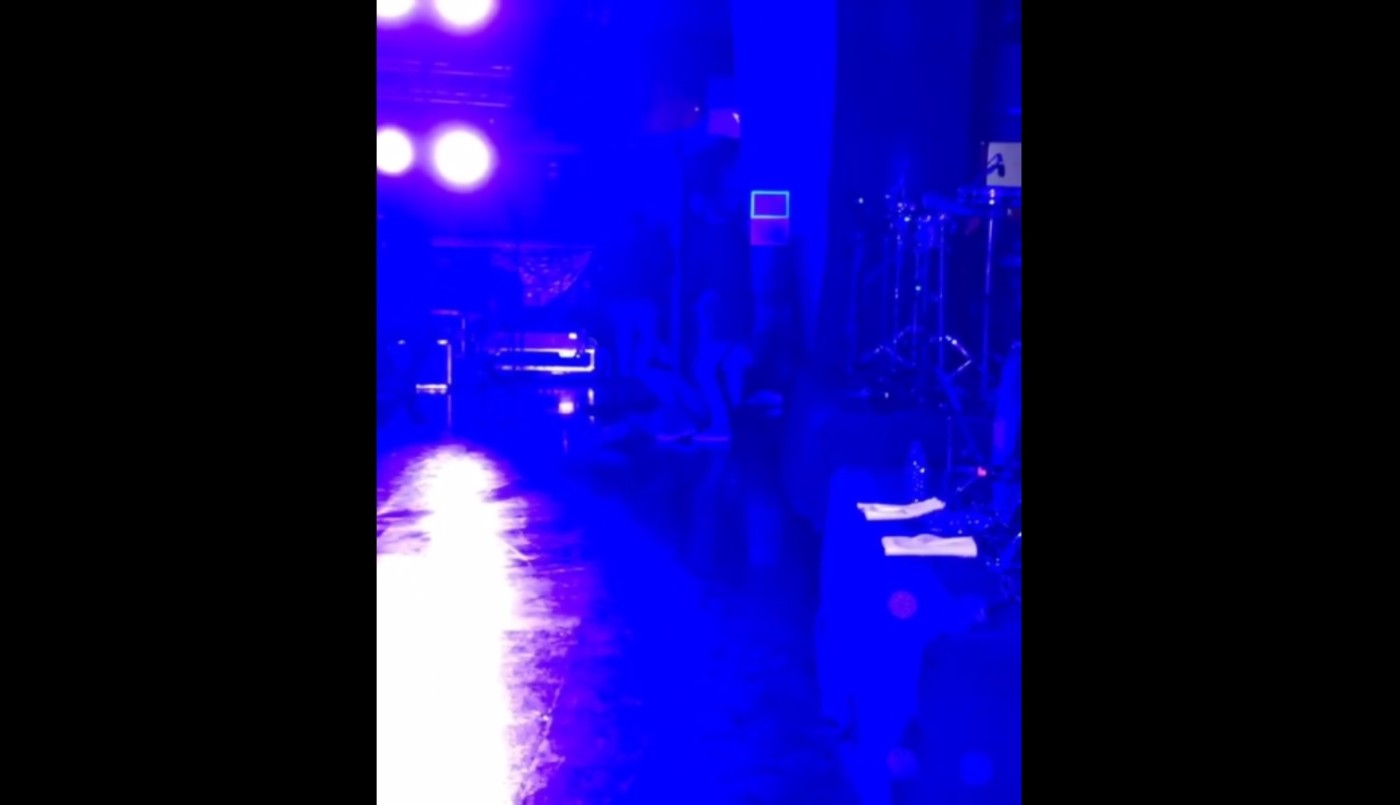 El cantante de Marama se cayó en el escenario, subió el video a las redes sociales  y se rió de si mismo | Espectáculos