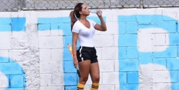 Las transparencias de una jueza de línea que volvió locos a los hinchas brasileños | Deportes
