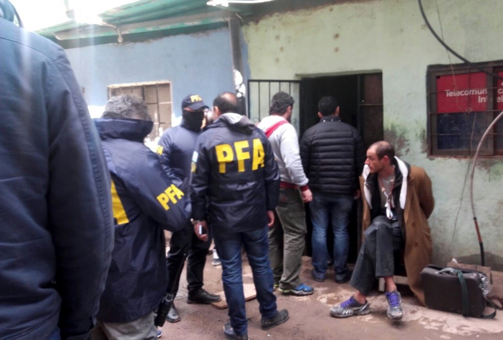 Desarticulan bandas del "Gordo Kenny" y "Marcelino" en la Villa 31, secuestran 14 mil dosis de paco | Actualidad