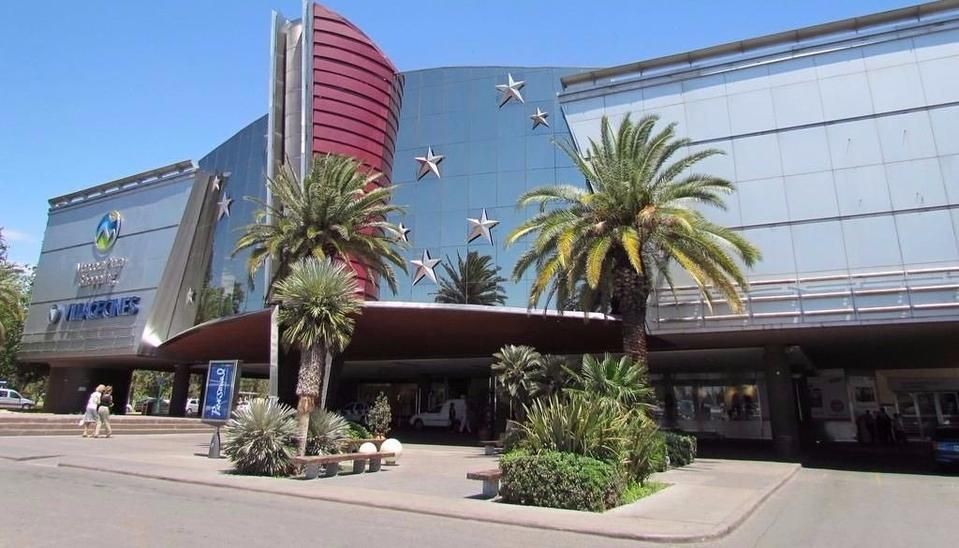Abandonaron a sus hijos en un shopping y se fueron al casino | Actualidad