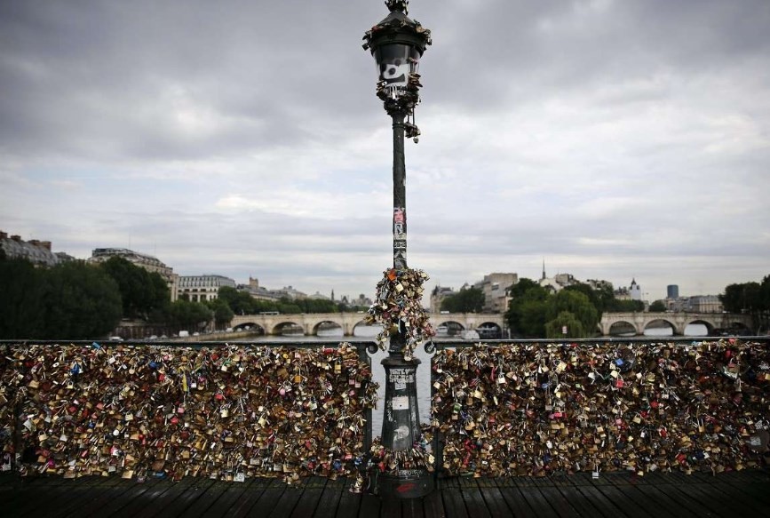 París: subastaron los "candados del amor" a beneficio de los refugiados | Internacionales
