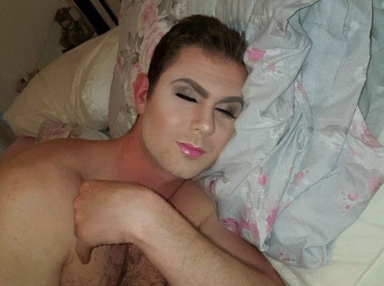 Así dejó a su novio por volver con resaca | Redes