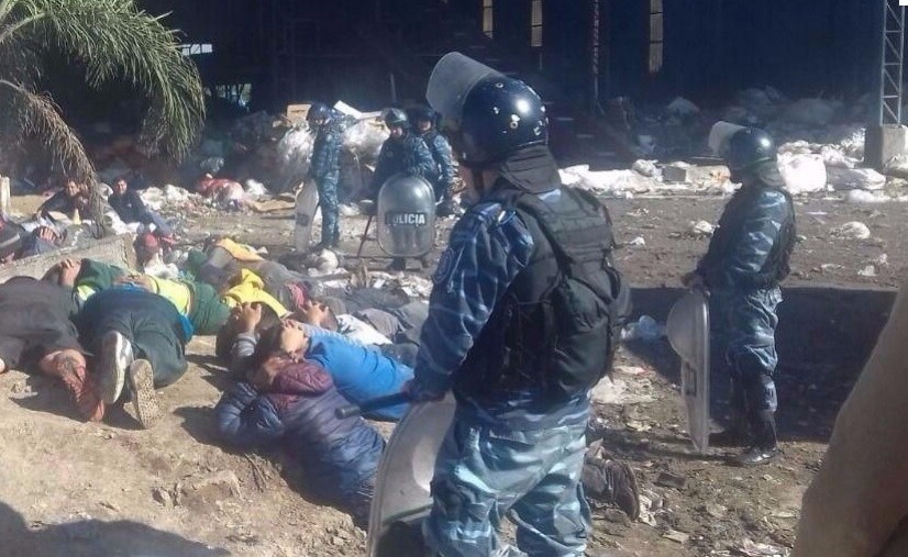 Detuvieron a dos policías por la venta de alimentos y remedios vencidos que sacaban del Ceamse | Actualidad