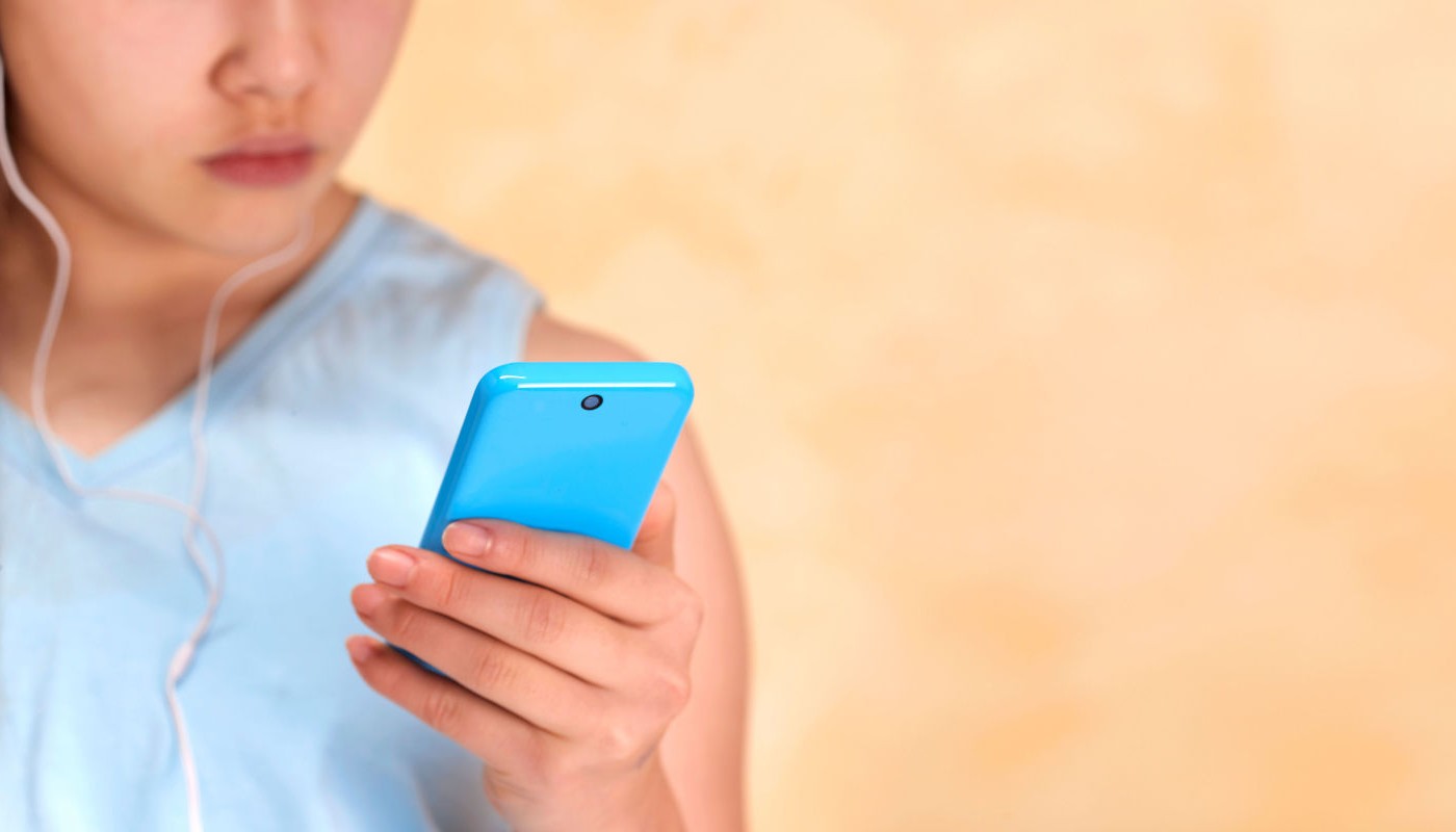 Estudio: los adolescentes con baja autoestima son más adictos al celular | Tecno