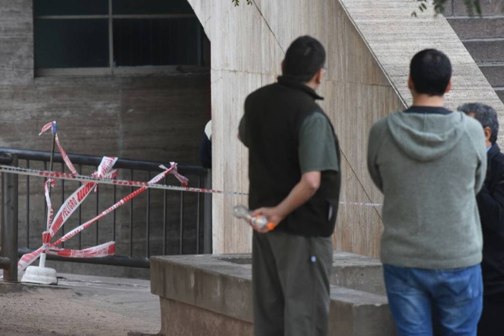 Conmoción en Mendoza: Una mujer se prendió fuego y se tiró desde el sexto piso del Hospital Central | Actualidad