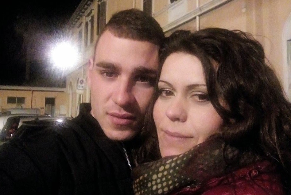 La abandonó el novio en el altar pero igual decidió seguir la fiesta con los invitados | Curiosidades