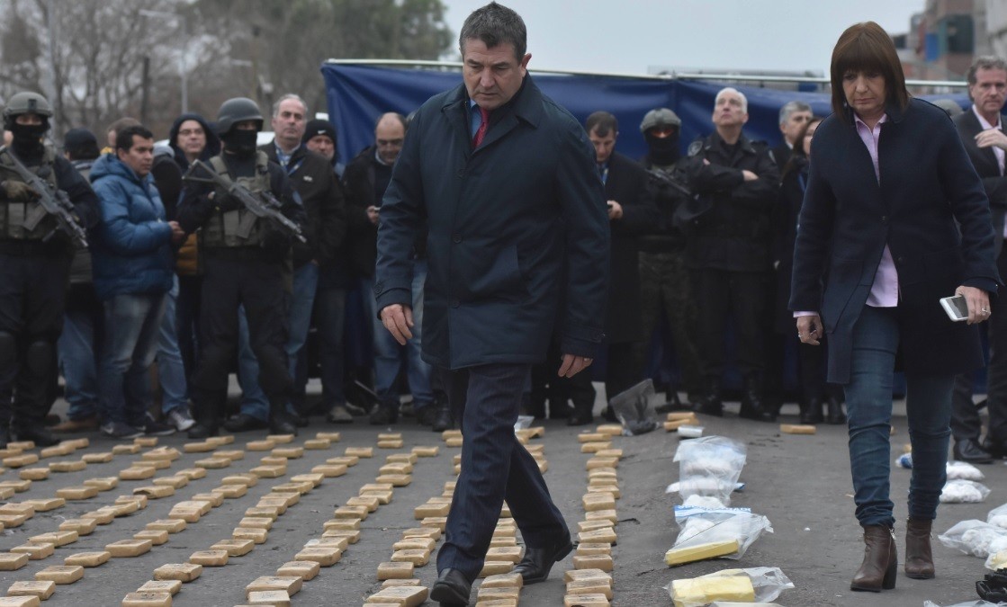 Secuestraron drogas, armas, y explosivos en manos de doce narcos en la Villa 1-11-14 | Actualidad