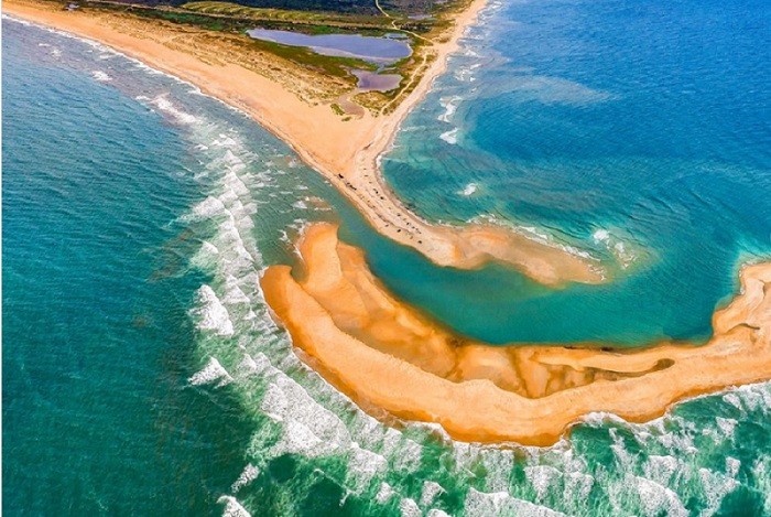 La misteriosa isla que emergió del mar en el Triángulo de las Bermudas | Curiosidades