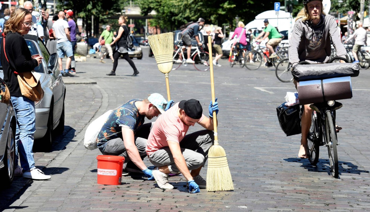 G20: tras los incidentes, una mujer convocó a limpiar la ciudad de Hamburgo y se sumaron miles de vecinos | Internacionales