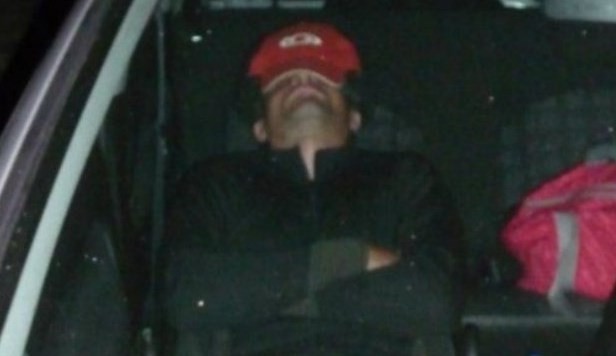 Insólito: un ladrón se quedó dormido dentro del auto que quería robar | Actualidad