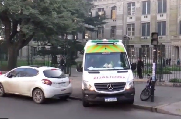 La adolescente que se disparó en clase está "extremadamente grave" | Actualidad