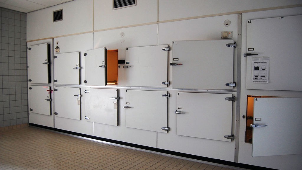 Su madre tenía una enfermedad terminal y la dejaron en una funeraria para que "espera de que muriera" | Curiosidades