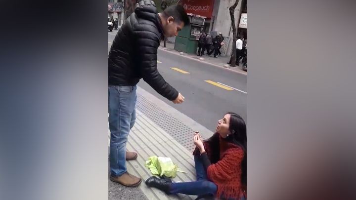 Video viral: ella le pide matrimonio y él la rechaza | Redes