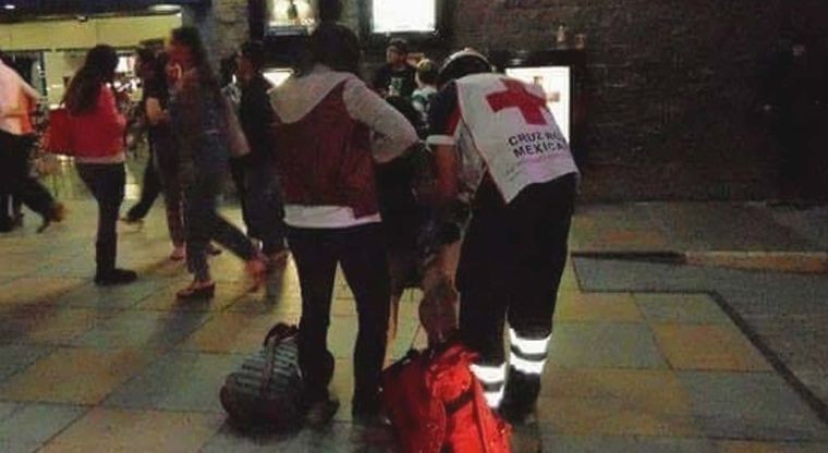 La chica que se desmayó de hambre y culpó a su novio por no comprarle comida | Redes