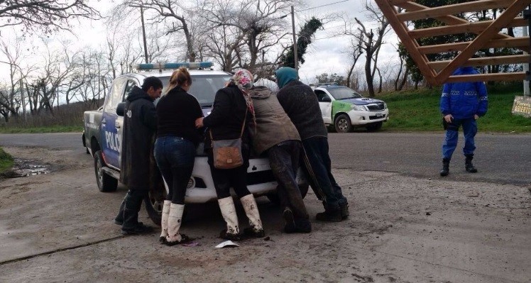 Robaron una tranquera, la cargaron en un flete y los atraparon | Actualidad