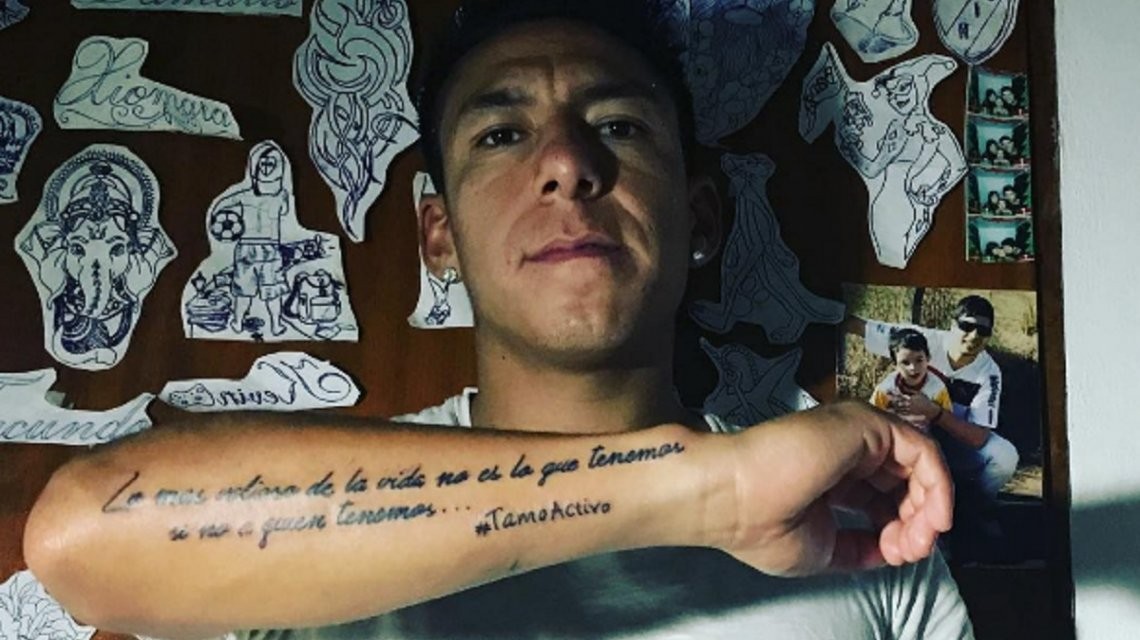 Brian Sarmiento se tatuó una frase con un error de ortografía y hubo polémica en Instagram | Redes
