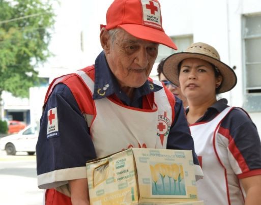 Don Roberto, el voluntario de 89 años que conmovió a todos en México | Redes