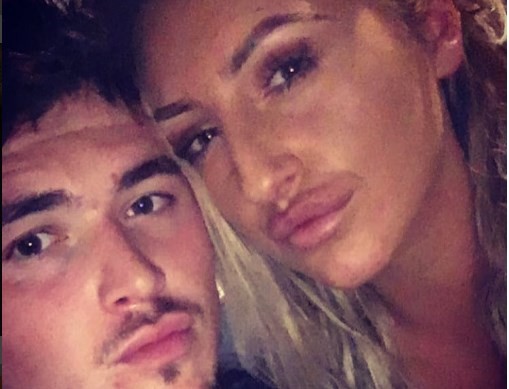 Un joven se tatuó a su novia en topless y una semana después se separaron | Curiosidades