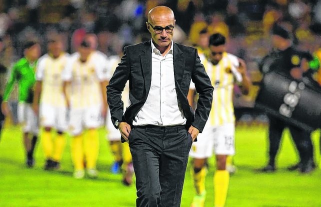 Paolo Montero admitió que le "Da vergüenza mirar la tabla de posiciones" | Deportes