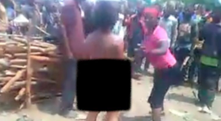 Horror en el congo: violaron y ejecutaron a una mujer en una plaza pública | Internacionales