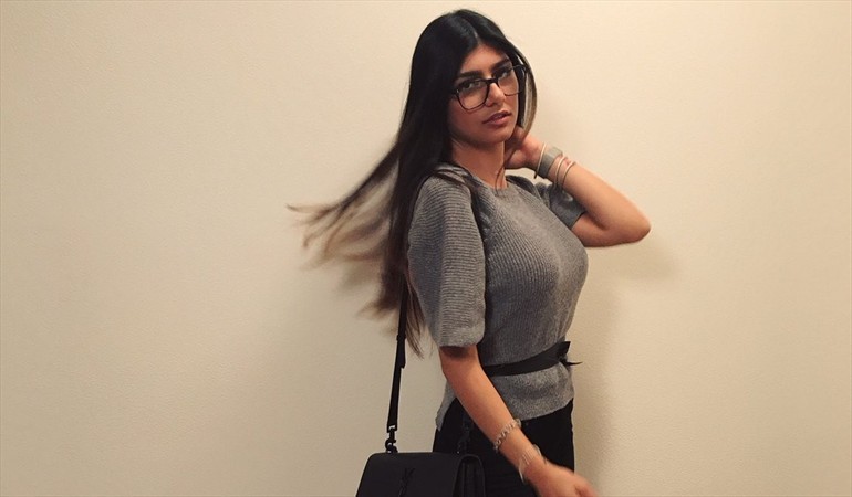 Expulsaron a la estrella porno Mia Khalifa de un partido de béisbol en Estados Unidos | Redes