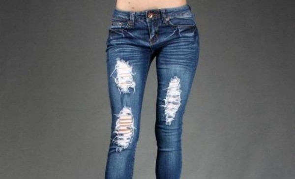 Abogado criticó a mujeres que usan pantalones rasgados: "Violarlas es un deber nacional" | Internacionales