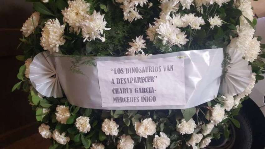 Charly García envió una corona de flores al velorio de Santiago Maldonado | Espectáculos