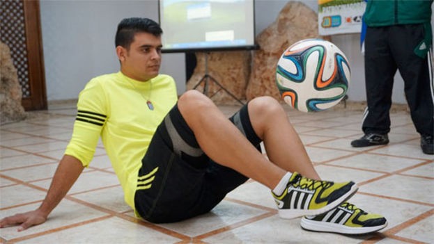 Cubano logró el récord Guinness de "jueguito" sentado | Curiosidades