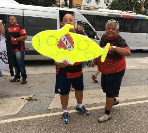 Sin códigos: hinchas de Flamengo "aprovechan" el drama del ARA San Juan para cargar a Independiente | Deportes