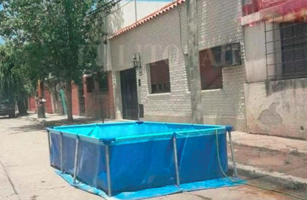 Santa Fe: un vecino instaló una pelopincho en la puerta de su casa | Redes