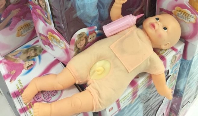 Autoridades cierran por "nocivo" un comercio que vendía muñecas transexuales | Internacionales