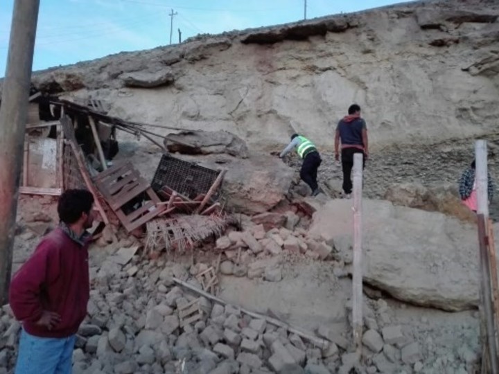 Al menos dos muertos y 56 heridos por un sismo de 6.8 grados en Perú | Internacionales