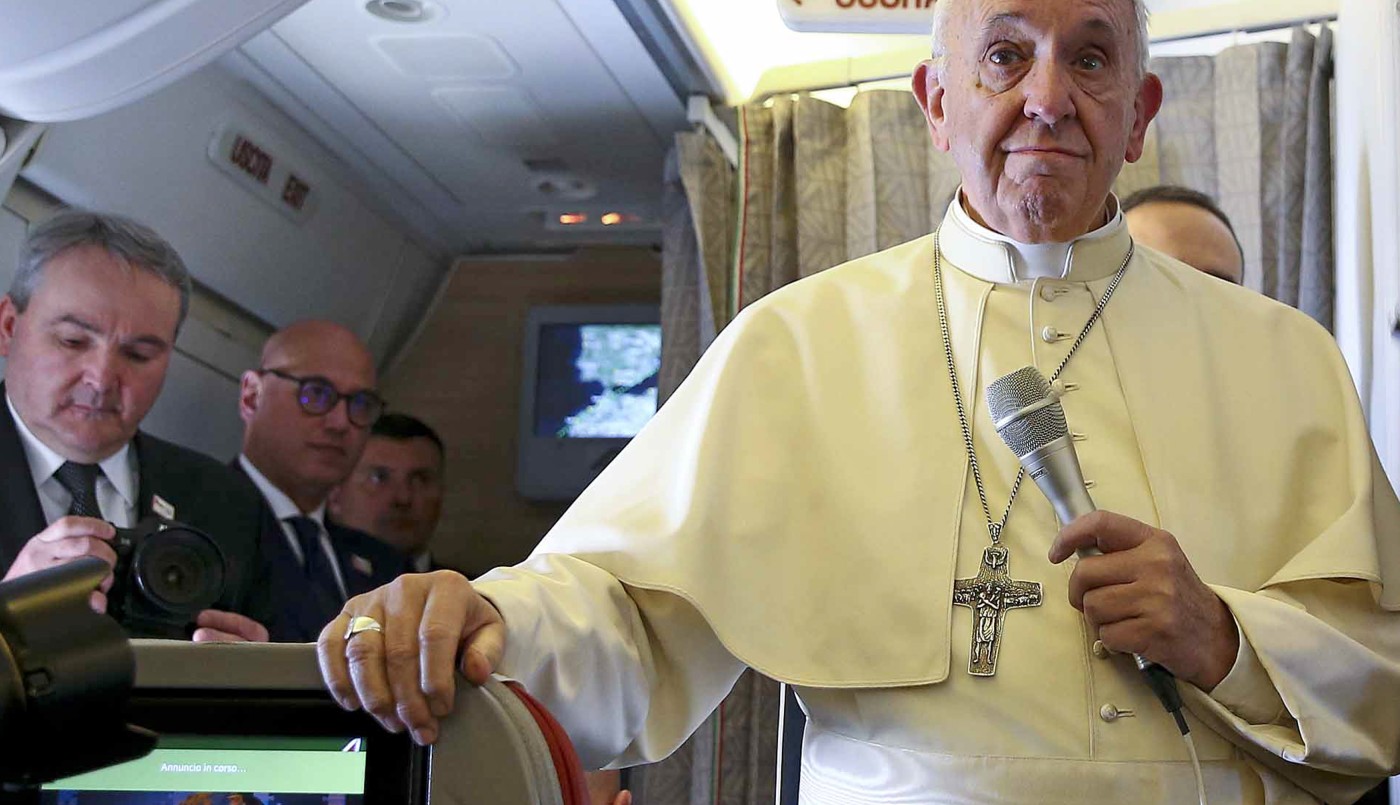 El mensaje que envió el papa Francisco al sobrevolar suelo argentino | Internacionales