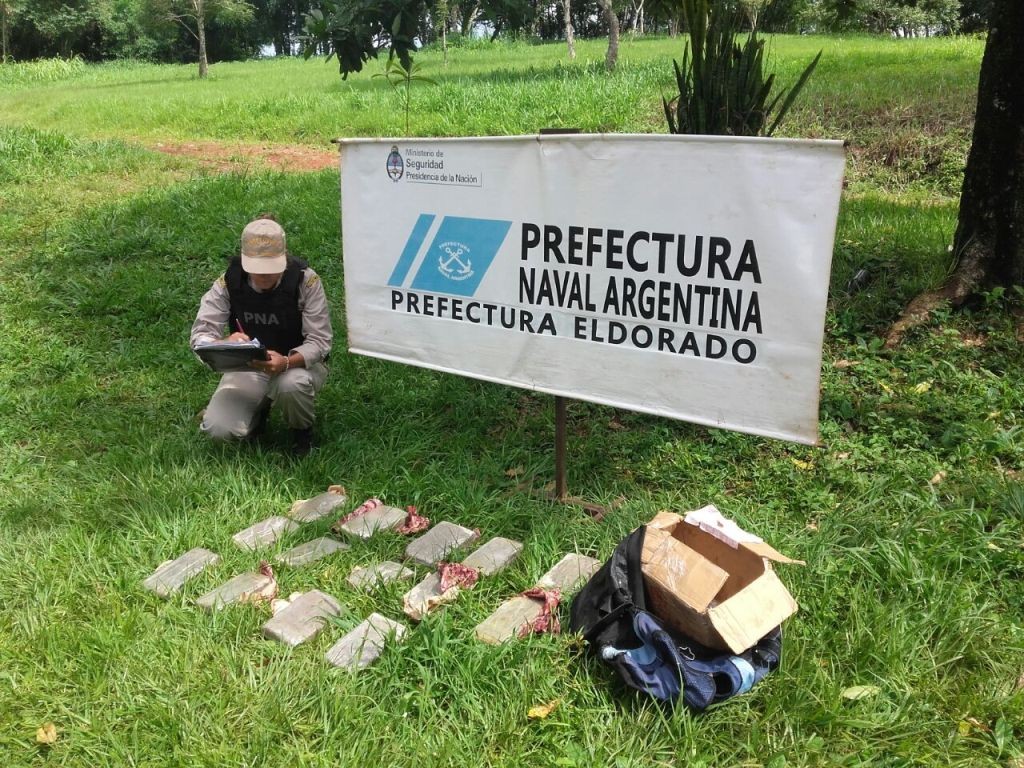 Detienen a una pareja que llevaba marihuana envuelta con trapos engrasados | Actualidad