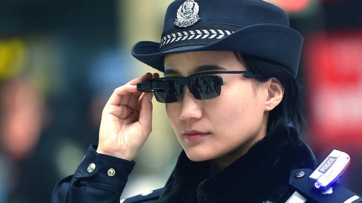 La policía de China usa lentes de reconocimiento facial | Internacionales