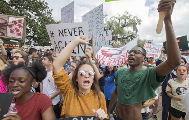 Los estudiantes sobrevivientes de la masacre de Florida se manifiestan contra las armas | Internacionales