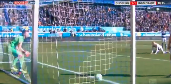 Insólito: un arquero se fue a tomar agua en pleno partido y lo golearon | Deportes