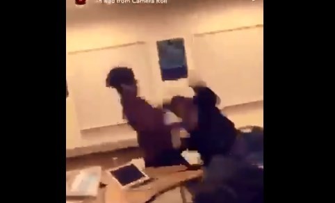 Un profesor filmó una brutal pelea entre dos alumnos en vez de detenerla | Internacionales