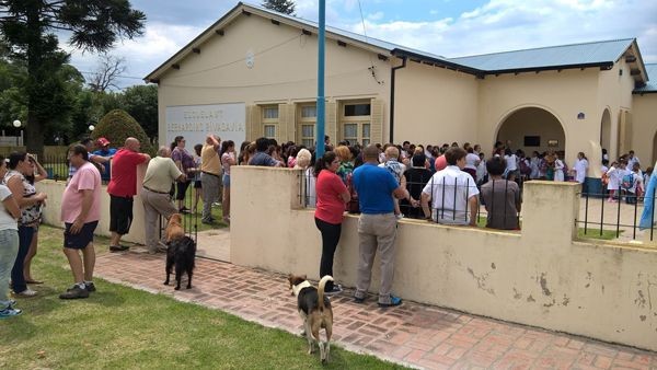 Un pueblo de General Villegas pide que no cierren una escuela primaria por baja matrícula | Actualidad