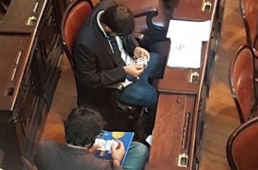 Brasil: cambiaban figuritas del Mundial en plena una votación legislativa | Internacionales