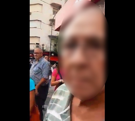 Video: escracharon a un hombre que se masturbaba adelante de mujeres en plena calle de Belgrano | Redes